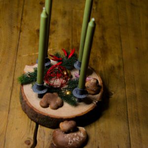 Natur Kerzenhalter aus Baumscheibe mit schöner Rinde (Stabkerzen)